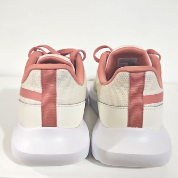 Reebok Energen Lux women's running shoes, in cream and pink. - Picture 3 of 9